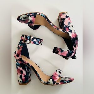 🌸Floral Pumps🌸 9.5